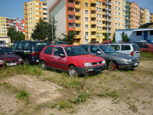 Odstavená auta na Máji