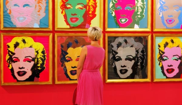 Návštěvníci barevně ladili