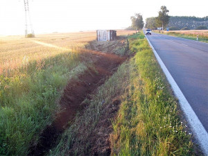 Nehoda nákladního automobilu mezi Pištínem a Češnovicemi