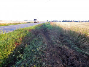 Nehoda nákladního automobilu mezi Pištínem a Češnovicemi