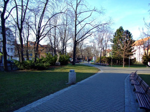 Park Na Sadech prozáří od tohoto týdne bílé světlo