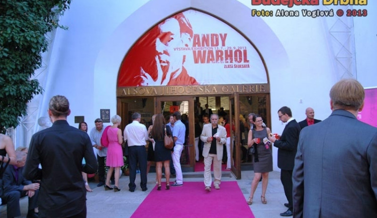 Výstava děl Andyho Warhola na Hluboké