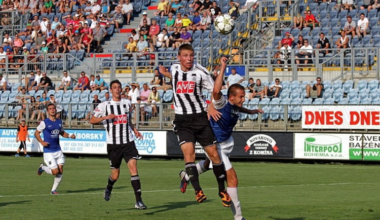 Fotbalisté Dynama věří, že je na Střelecký ostrov opět přijde podpořit početná skupina diváků