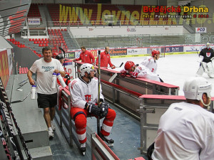 Na stadionu se objevilo několik známých tváří, například masér Pavel Vlašic