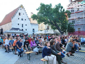 Místa na sezení byla plně obsazena