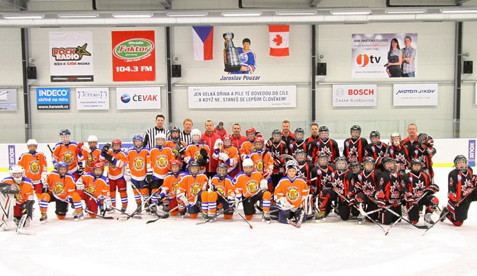 Čeští a kanadští hokejisté pohromadě
