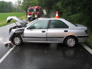 Peugeot 406 po čelním střetu s felicií