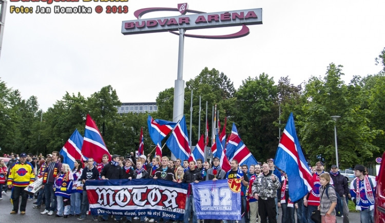 Nálada při pochodu fanoušků budějckého hokeje bude dneska úplně jiná