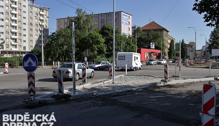 Křižovatka Mánesovy a Lidické