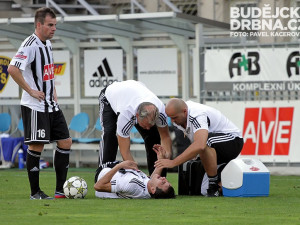 Jaroslav Machovec utrpěl v první půli bolestivé zranění ruky