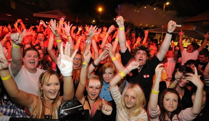 Kiss Party Live na Holkově