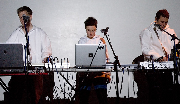 Electro undergroundoví Midi Lidi vystoupí ve Velbloudu