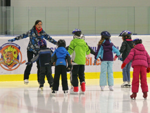 Školička bruslení v Hokejovém Centru Pouzar