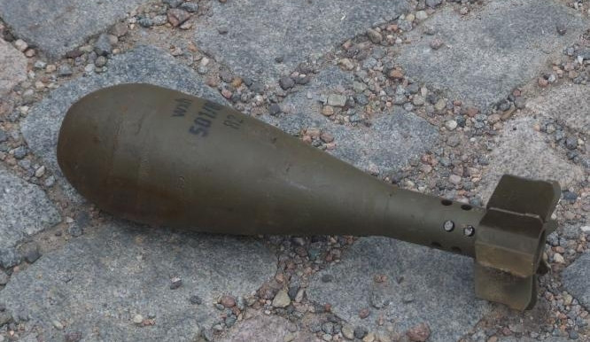 Ve výkupu surovin se objevila dělostřelecká mina