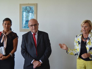 VŠTE zastupovali její prorektoři Lenka Hrušková, Jan Váchal a Ludmila Opekarová (na snímku zleva)