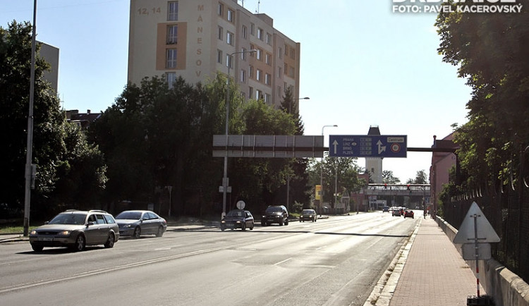 Mánesova ke křižovatce s ulicí F. A. Gerstnera