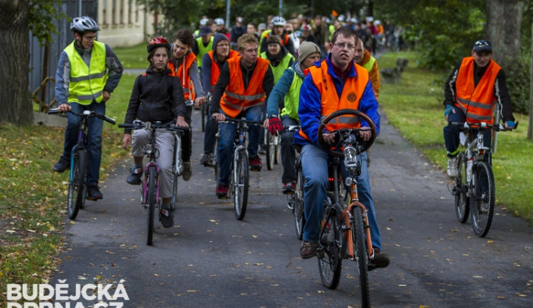 Cestu více než třem stovkám cyklistů ztížily napínáčky