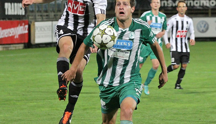 Zdeněk Linhart, nejlepší střelec Dynama, sice vyrovnal, ale jeho branka na body nestačila