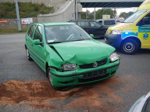 Srážka dvou volkswagenů na křižovatce Pekárenské a Nádražní