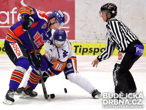 Skuhravý na buly proti Rubešovi