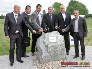 Poklepání na základní kámen druhé etapy výstavby