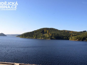 Orlická přehrada pod drobnohledem