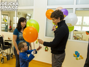 Výtěžek z charitativní fotbalové exhibice dostalo onkohematologické oddělení budějcké nemocnice