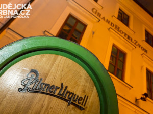 Koňský povoz přivezl do Budějc dubové sudy s nefiltrovaným plzeňským ležákem