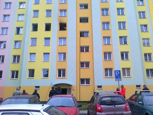 Požár kuchyně v panelovém bytě na sídlišti Máj