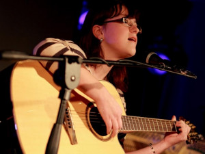 Ústřední melodie z filmu Tenkrát na západě v podání Kristíny Nídlové