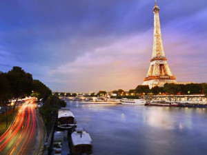Výlet s Jihostrojem: Do Paříže za kulturou i volejbalem
