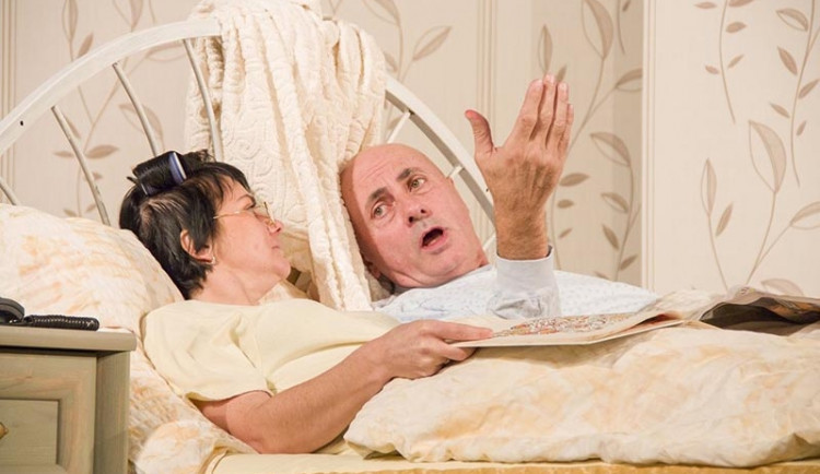 Představení S tvojí dcerou NE! v podání Divadla Pikl Hluboká nad Vltavou