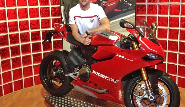 Jakub Smrž se strojem Ducati 1199 Panigale