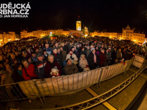FOTO: Vánoce dýchly na Budějčáky, ve městě začal advent