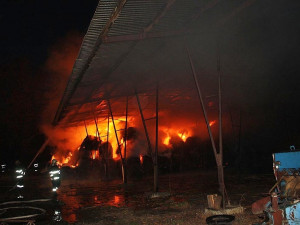 Požár skladu slámy v Čejkovicích