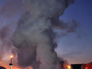 Požár kamionu v Dubenské ulici