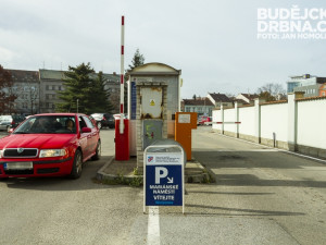 Město chystá nový systém parkování, přibude placených zón