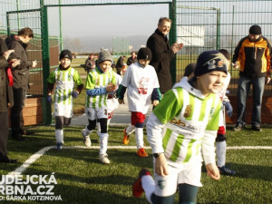 Slavnostní otevření nového fotbalového hřiště s umělým trávníkem v Roudném