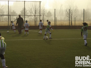 Slavnostní otevření nového fotbalového hřiště s umělým trávníkem v Roudném