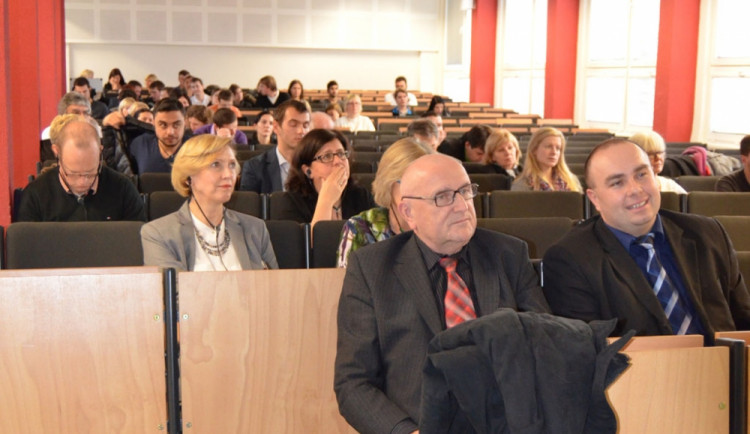 Odborná mezinárodní konference Inovace výstupů z učení bakalářských studijních programů na neuniverzitních vysokých školách