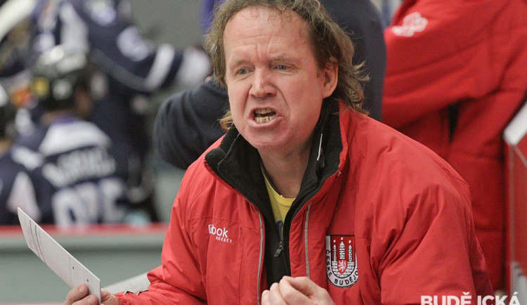 Petr Rosol se ve druhé třetině zlobil kvůli častým faulům svých svěřenců