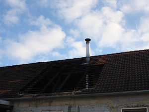 Požár střechy rodinného domu v Libníči