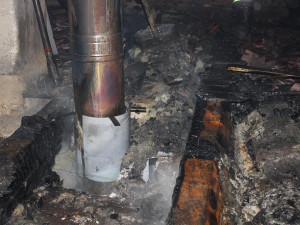 Požár střechy rodinného domu v Libníči