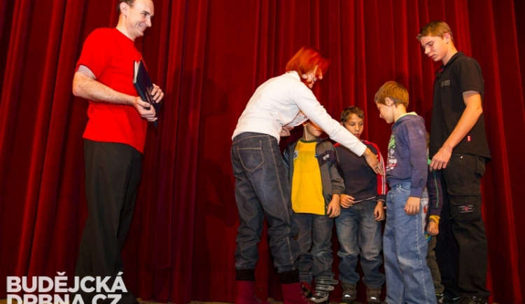 Vyhlášení výsledků 1. kola Malé energetické akademie v Divadle U Kapličky