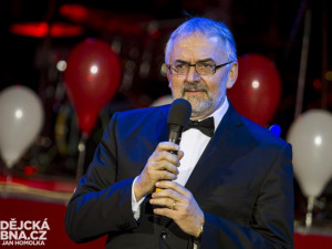 Reprezentační ples Jihočeské univerzity 2014