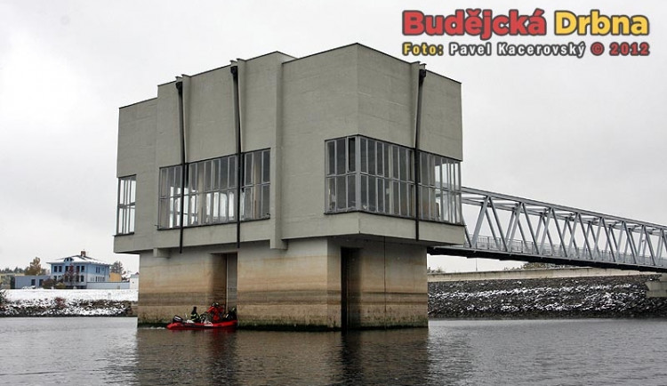 Věž na přehradě v Římově