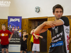 Nadšení školáci z Oskarky si zatrénovali s volejbalisty Jihostroje