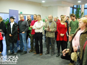 Na křest knihy přišlo docela dost lidí