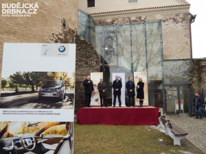 Společnost E.ON slavnostně předala vůz BMW i3