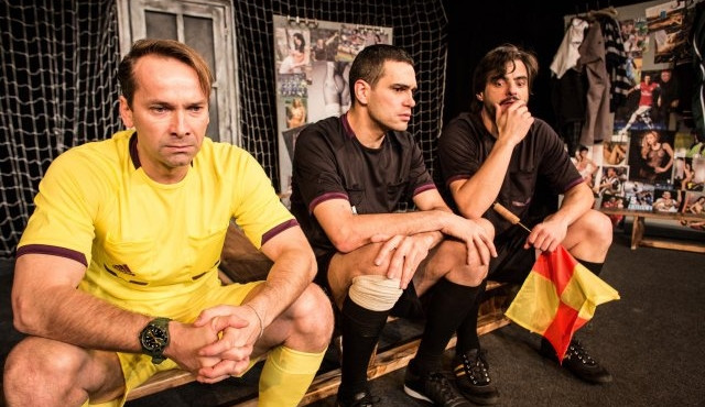 Postaven(i)í mimo hru